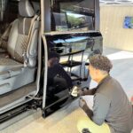 トヨタ ヴォクシーハイブリット コーティング中の風景