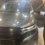 スバル フォレスター コーティング剤を塗布する様子