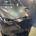 マツダ CX-5 コーティング剤を塗布する様子