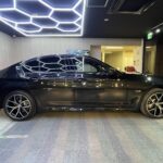 BMW 530e コーティング後の横から見た写真