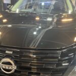 日産 エクストレイル コーティング剤を塗布する様子
